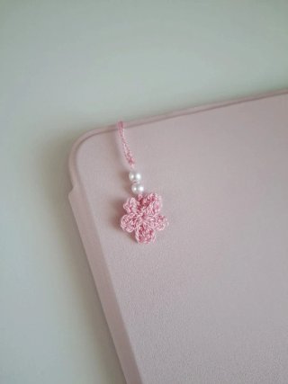 Colgante flor crochet hecho a mano móvil/ebook
