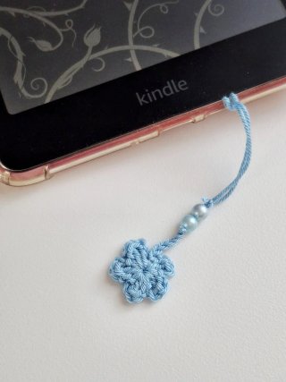Colgante flor crochet hecho a mano móvil/ebook