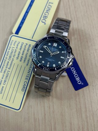 Reloj LONGBO de cuarzo con calendario