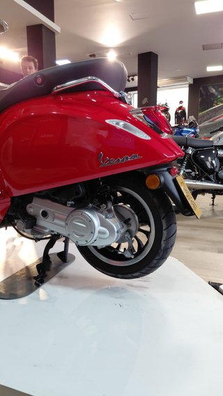 Vespa Sprint 50 Roja