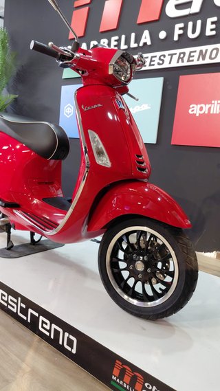 Vespa Sprint 50 Roja