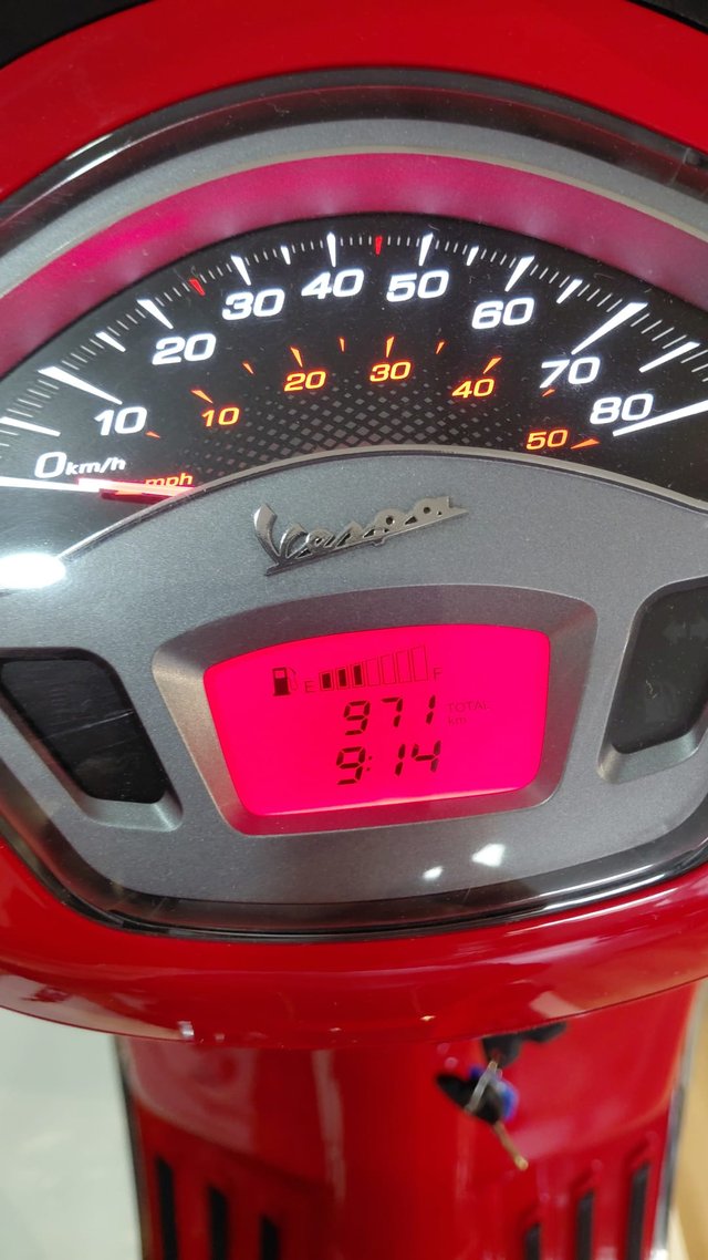 Vespa Sprint 50 Roja