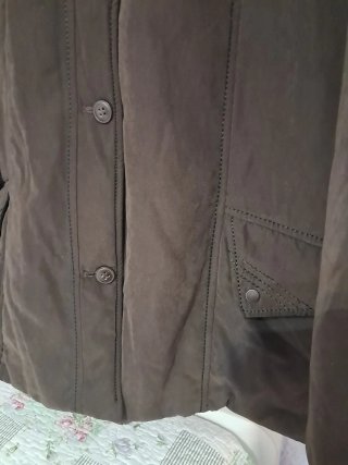 Chaquetón mujer marrón con cuello de pelo