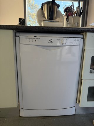 Lavavajillas Indesit DFG 15B1