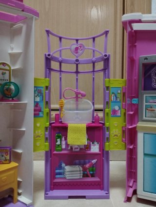 Set di accessori per la clinica veterinaria di Barbie