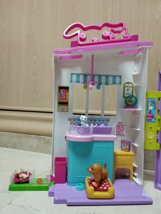 Set di accessori per la clinica veterinaria di Barbie