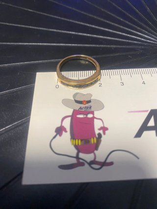ANILLO DE ORO DE 18 K Y ZAFIROS AZULES