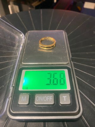 ANILLO DE ORO DE 18 K Y ZAFIROS AZULES