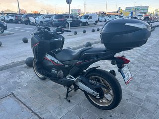Honda Integra 750 S Negra