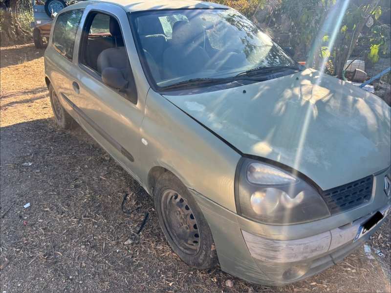 Renault Clio 1.5 - foto 1