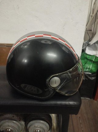 Casco de moto con visera