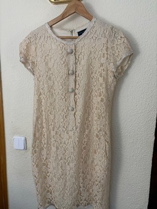 Vestido elegante encaje beige