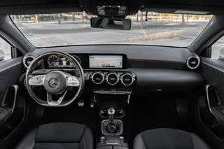 MERCEDES A 180 2023