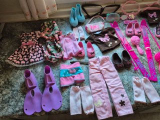 Set Ropa y Accesorios Muñeca Nancy