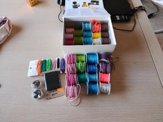 Cuerdas, cordeles, cintas  para manualidades
