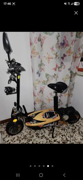 Patinete eléctrico con asiento