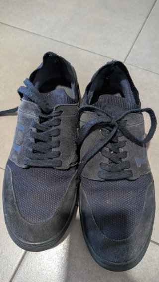 Zapatos DC azules y grises hacketti