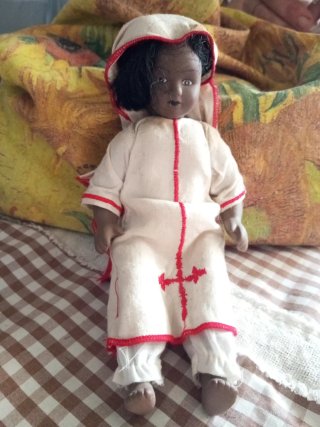12 Muñecas de porcelana vestida o para pieza.