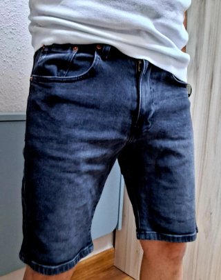 Pantalón corto negro Zara