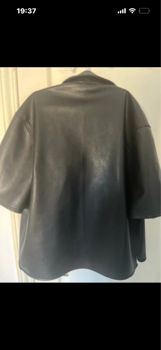 Sobrecamisa Zara Cuero Negra Manga Corta