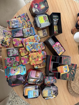Lote de Cartas y Latas Pokémon