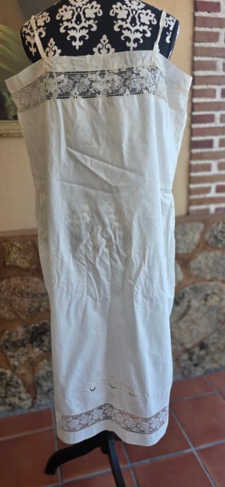Camisón o viso del siglo xix