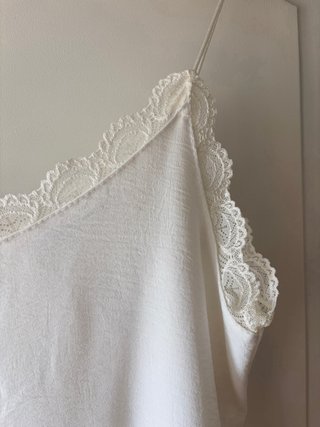 Camiseta lencera de encaje blanco