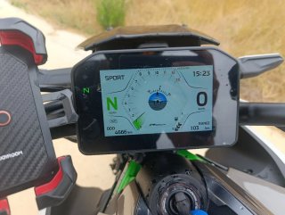 Kawasaki Z900 SE 2025 Negra y Verde