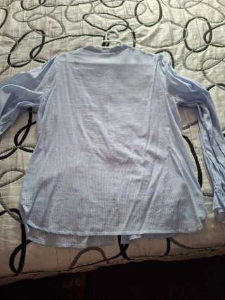 Camisa rayas azul con encaje