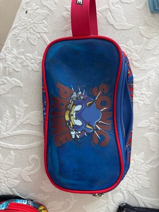Estuches de tres compartimentos