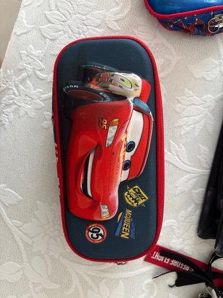Estuches de tres compartimentos