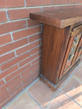 Mueble auxiliar madera tallada policromada