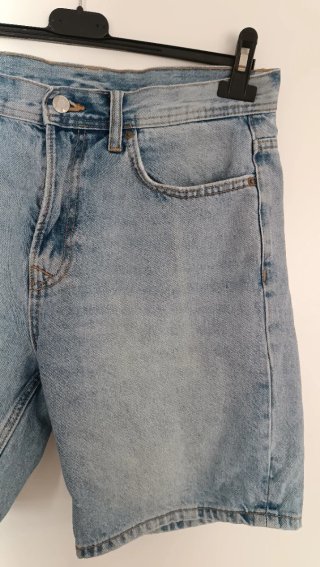 Bermudas vaqueras ZARA Talla: EUR 40 / US 31
