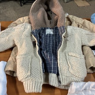 SUDADERAS ABRIGOS  CHAQUETAS REGALO MANTA