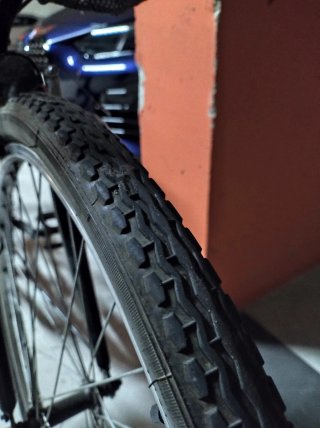Bicicleta paseo mujer negra