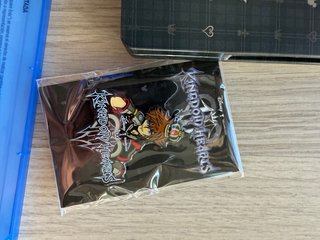 Kingdom Hearts 3 Deluxe Edition PS4 + Pin