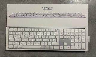 Apple Magic Keyboard con Touch ID y Ñ