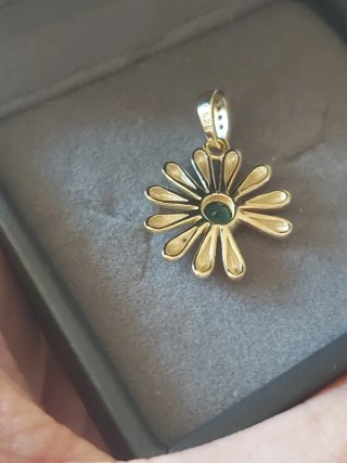 Colgante Flor Esmeralda Inspiración G-Dragon