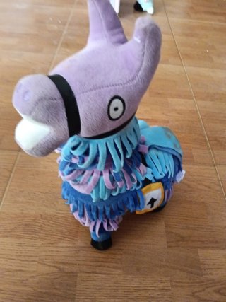 3 peluches de personajes