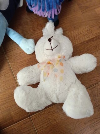 3 peluches de personajes