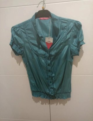 Blusa verde azulado con botones