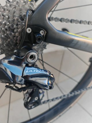 Mendiz F10 Infinit CarbonFACT  Shimano ultegra Di2