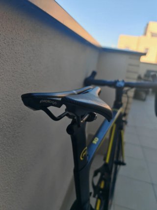 Mendiz F10 Infinit CarbonFACT  Shimano ultegra Di2