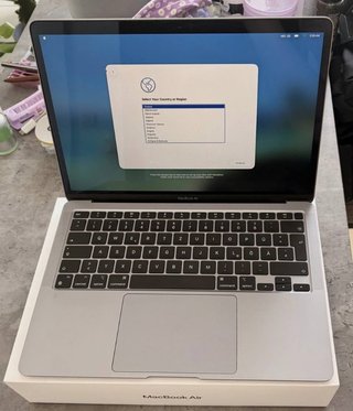 Apple Macbook Air 13" M1 (8GB/256GB)