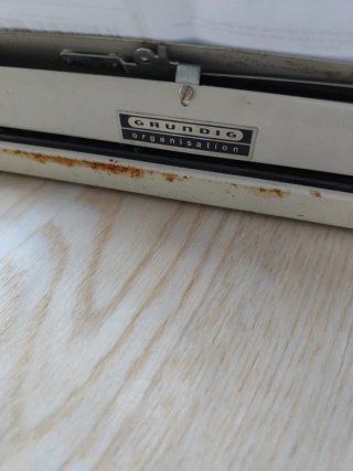 Máquina de escribir Grundig modelo Tippa antigua