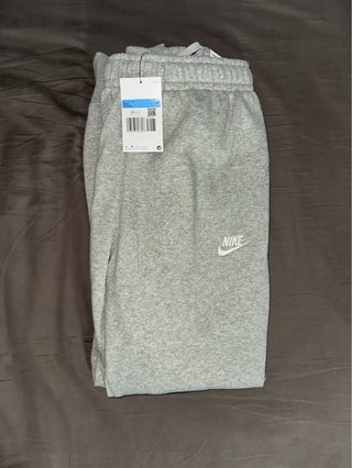 Pantalón Chándal Nike Sportswear Club Gris