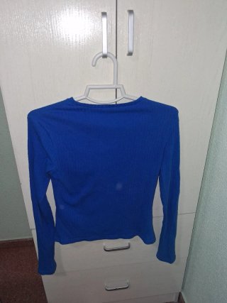 Camiseta manga larga azul eléctrico