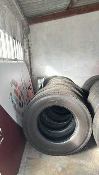 4 Ruedas Camión Bridgestone Tracción 315/70 R22.5