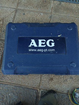 Taladro atornillador AEG