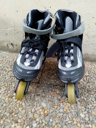 Patines en línea Topic-Noisy extensibles